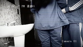 sex камера записи студенты трахаются в ванной симпатичная девушка трахается со своим одноклассником во время перемены porn