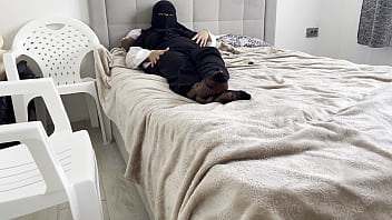 sex сексуальная мачеха позвала пасынка к себе после душа и позволила ему трахнуть ее в киску porn