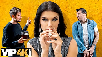 sex daddy4k её любовь к старым членам привела её к измене в соседней комнате porn