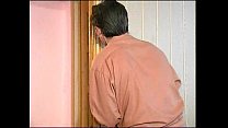 sex 太ったお母さんは彼女の義理の息子が自慰行為をしているのを見つけて彼の脳をファックします porn