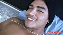 sex латиноамериканец дрочит свой большой необрезанный хуй porn