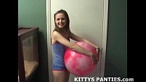 sex китти светит трусиками на всей детской площадке porn