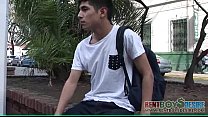 sex 少年湯たんぽはセックスのために通りを選んだ porn