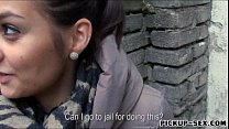 sex настоящая чешская шлюшка emily светит своими сиськами за деньги в любительском видео porn